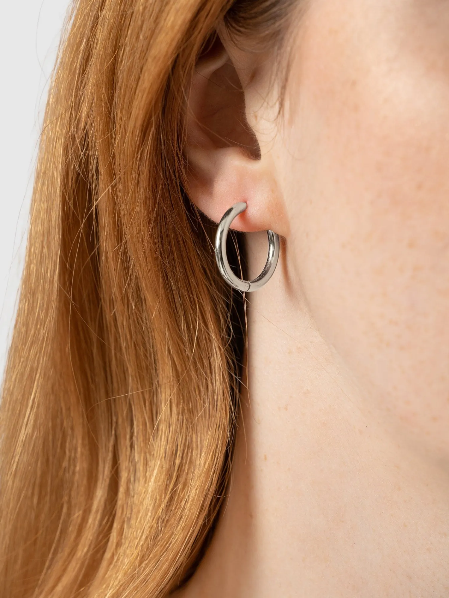 Sale Saint and Sofia Classic Hoop Earrings - Silver