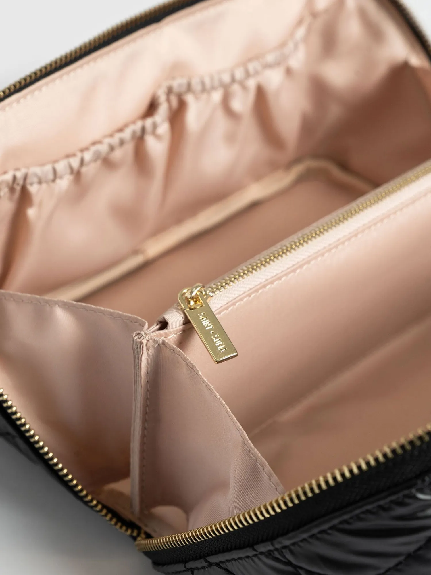 Clearance Saint and Sofia Cosmetics & Wash Bag - Black