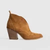 Outlet Saint and Sofia Dallas Studded Ankle Boot - Tan