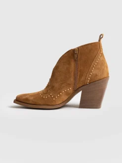 Outlet Saint and Sofia Dallas Studded Ankle Boot - Tan