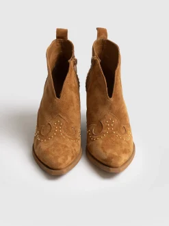 Outlet Saint and Sofia Dallas Studded Ankle Boot - Tan