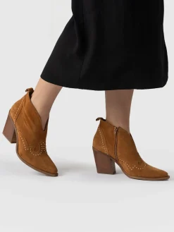 Outlet Saint and Sofia Dallas Studded Ankle Boot - Tan