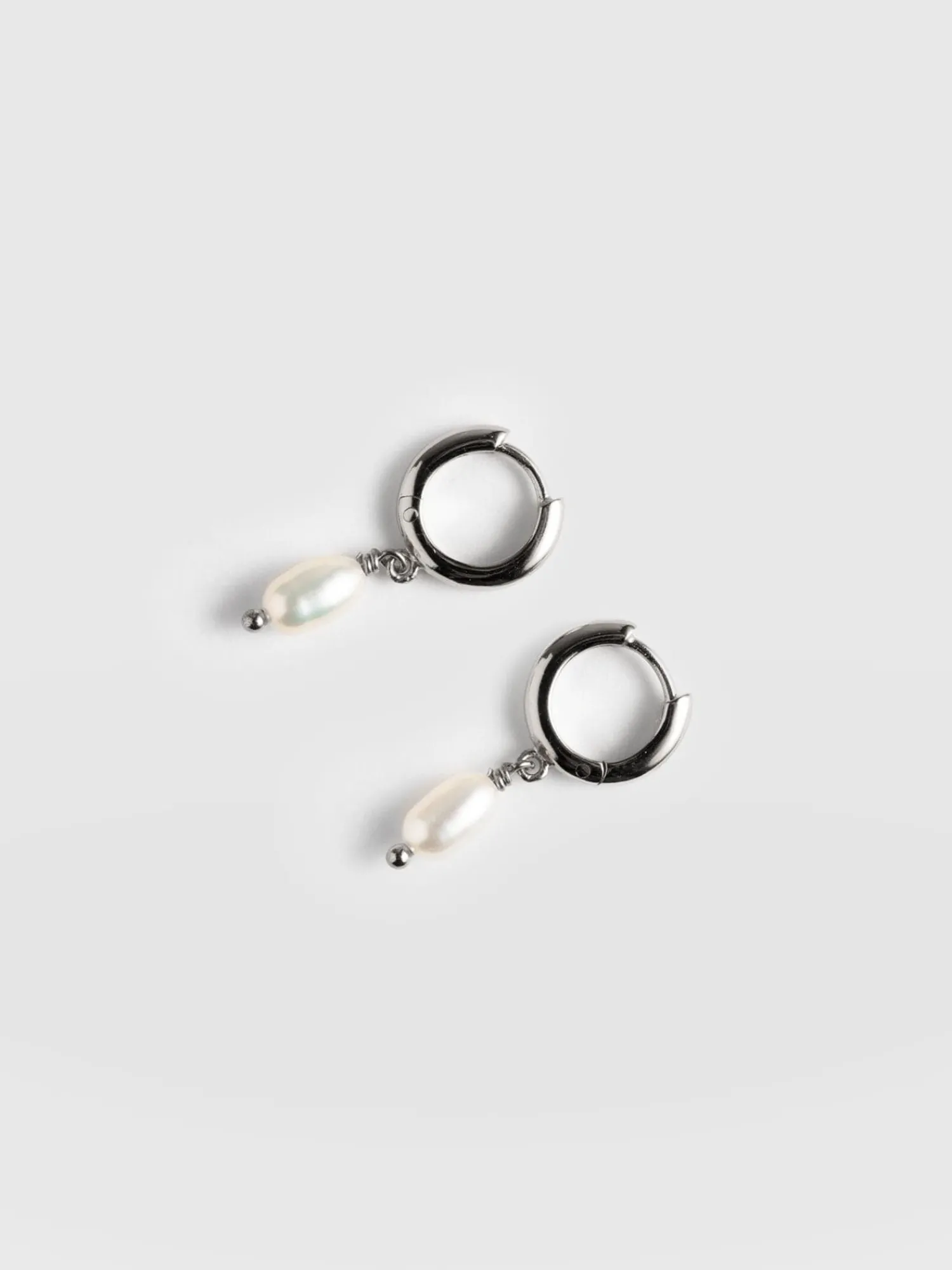 Fashion Saint and Sofia Jacqueline Pearl Huggie Earrings - Silver