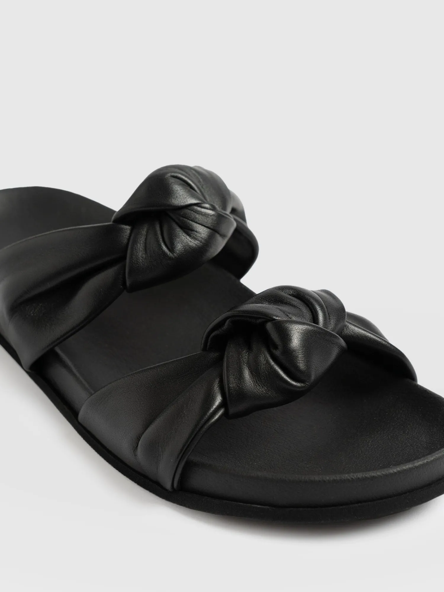 Discount Saint and Sofia Kingston Knot Sandal - Black